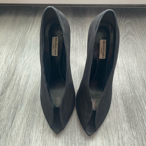 Authentic Balenciaga black suede pumps - Picture 2 of 6